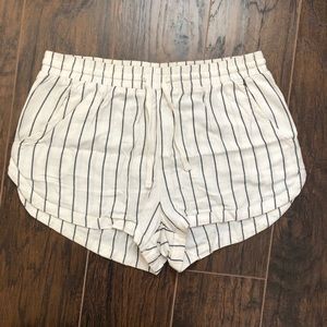 🔥 3/$20🔥 Billabong — stripped beachy shorts — L